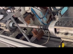 Fabryka produkuje filmy.